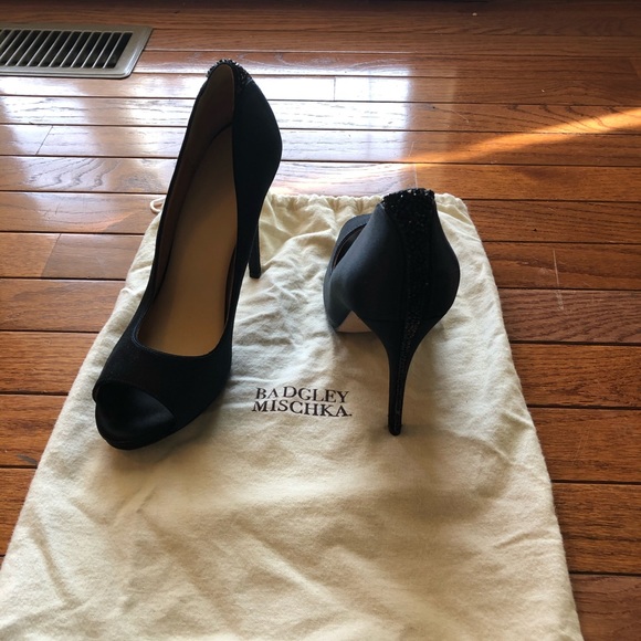 Badgley Mischka black pumps - Picture 2 of 4